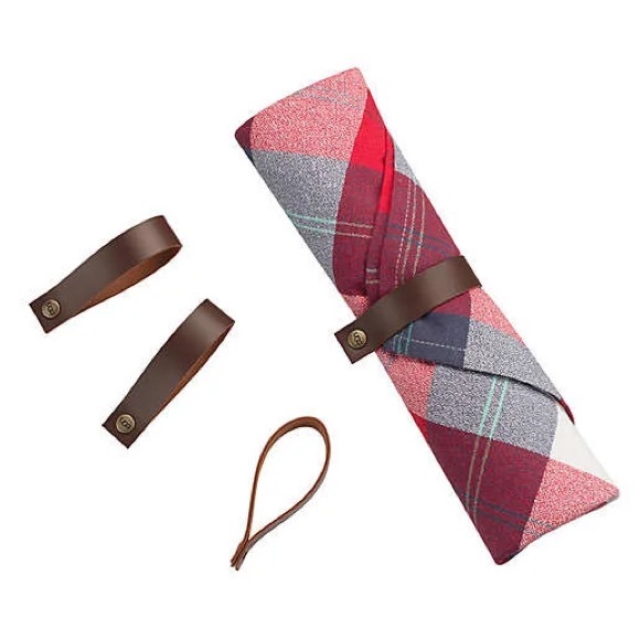 BNIB UGG Jackson Napkin Rings (Set of 4) - Picture 2 of 2